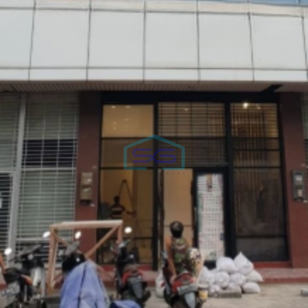 Dijual Kantor Luas Bangunan  220 m² Lokasi Kembangan Jakarta Barat-1