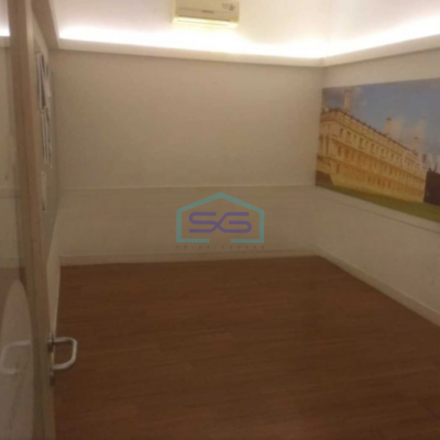 Dijual Kantor Luas Tanah 164 m² Lokasi Strategis di Karawaci Tangerang