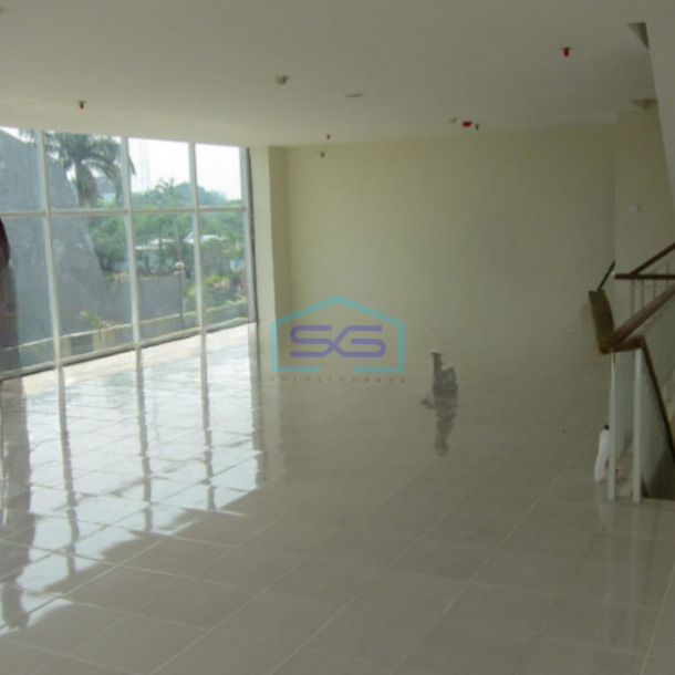 Dijual Ruko 3 Lantai Luas Bangunan  252 m² Lokasi Bebas Banjir di Kembangan Jakarta Barat-2