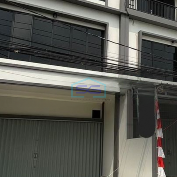 Disewakan Ruko Lokasi Strategis di Poris Tangerang Luas Bangunan 250 m²-1
