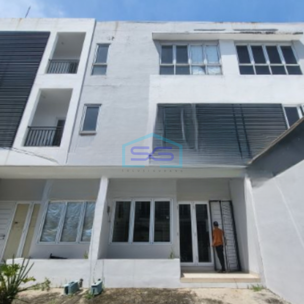 Dijual Ruko 3 Lantai Luas Tanah  100 m² Lokasi Cengkareng Jakarta Barat Kondisi Bangunan Baru-1