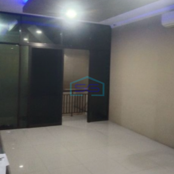 Dijual Ruko Luas Bangunan  176 m² Lokasi Bebas Banjir di Duri Kosambi Jakarta Barat-2