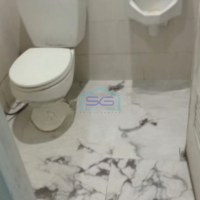 Dijual Cepat Kantor Luas Bangunan 220 m² Lokasi di Kembangan Jakarta Barat