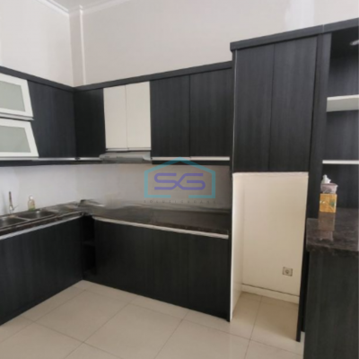 Dijual Ruko Lokasi Strategis Siap Huni di Jakarta Barat Luas Tanah 100 m²