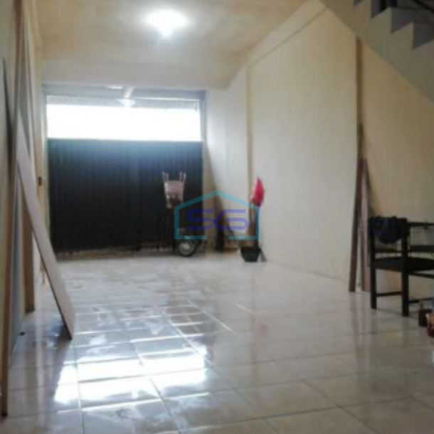 Dijual Ruko Lokasi Strategis Luas Bangunan  120 m² di Jakarta Barat-2