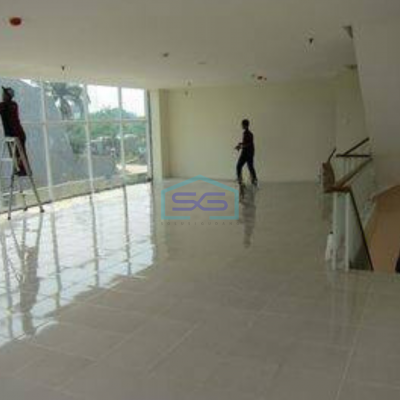 Dijual Ruko Baru Hook 3 Lantai @ Apartemen Belmont Residence