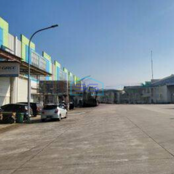 Dijual cepat Gudang strategis di Green Sedayu Bizpark, Daan Mogot-3