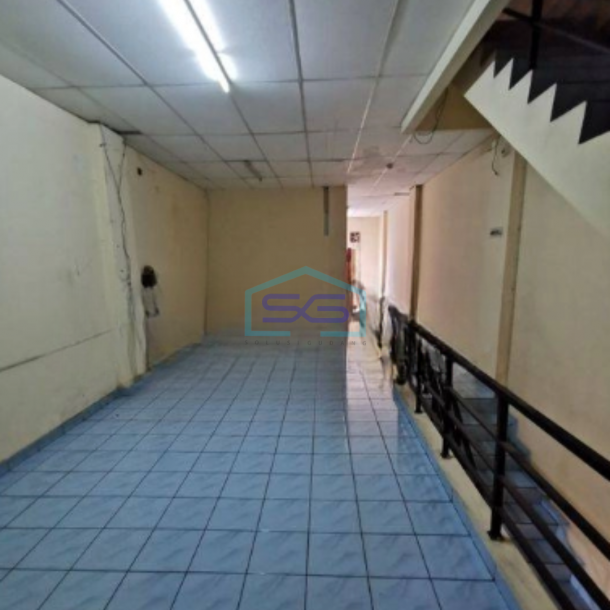 Disewakan Ruko 3 Lantai di Kebon Jeruk Jakarta Barat Luas Tanah 135 m² Harga Nego-1