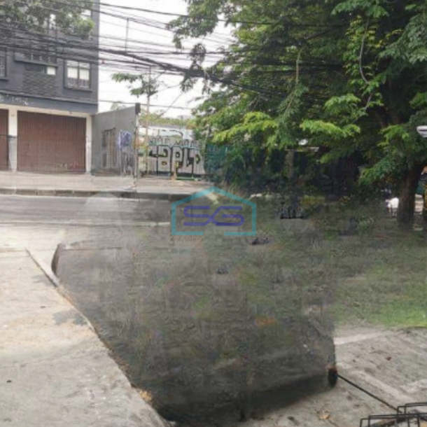 Disewakan Ruko 3 Lantai di Kebon Jeruk Jakarta Barat Luas Tanah 135 m² Harga Nego-2