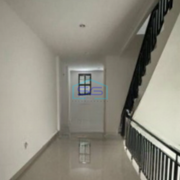 Disewakan Ruko Murah Luas Bangunan  200 m² Lokasi Pantai Indah Kapuk Jakarta Utara-2
