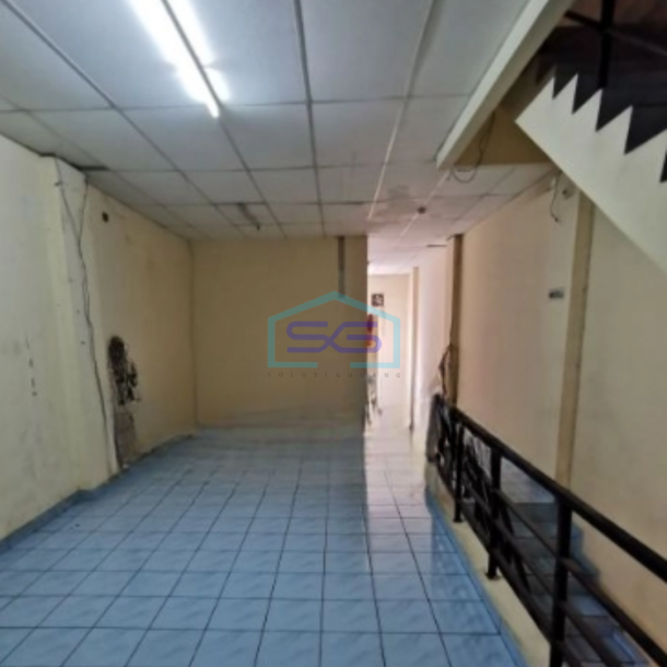 Disewakan Ruko 1 Lantai Luas Bangunan  300 m² Lokasi Kebon Jeruk Jakarta Barat-4