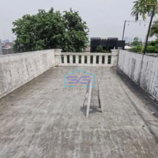 Disewakan Ruko 1 Lantai Luas Bangunan  300 m² Lokasi Kebon Jeruk Jakarta Barat-3