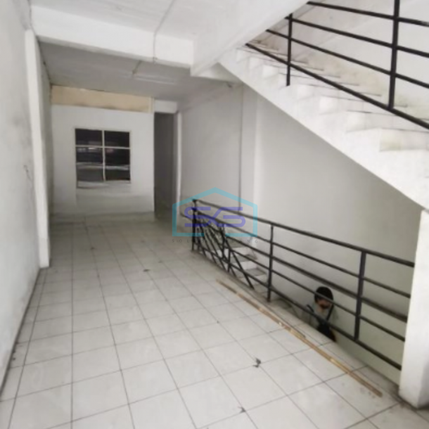 Disewakan Ruko Luas Bangunan  320 m² Lokasi Jembatan Lima Jakarta Barat-1
