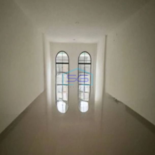 Disewakan Ruko 3 Lantai Luas Bangunan 200 m² Lokasi Pantai Indah Kapuk Jakarta Utara-3