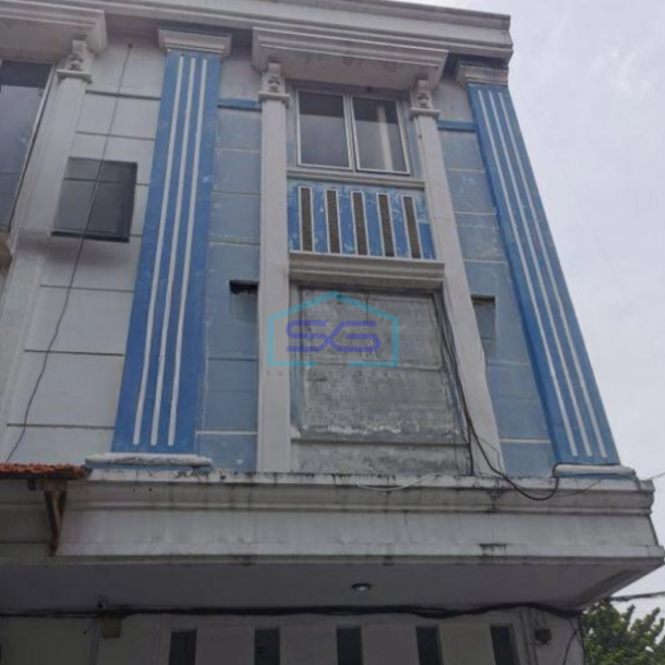 Disewakan Ruko di Kebon Jeruk Dekat Palmerah Jakarta Barat Luas Bangunan 300 m²-1