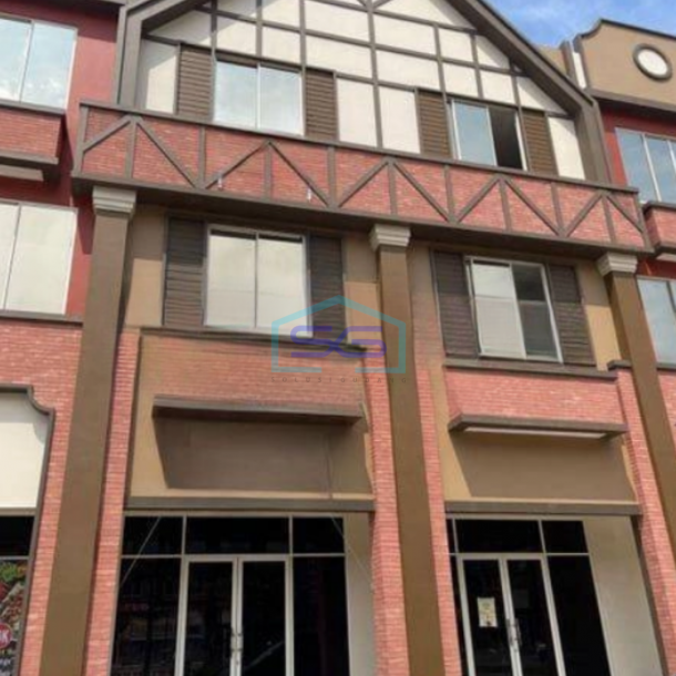 Dijual Ruko 3 Lantai di Pantai Indah Kapuk  Jakarta Utara-1