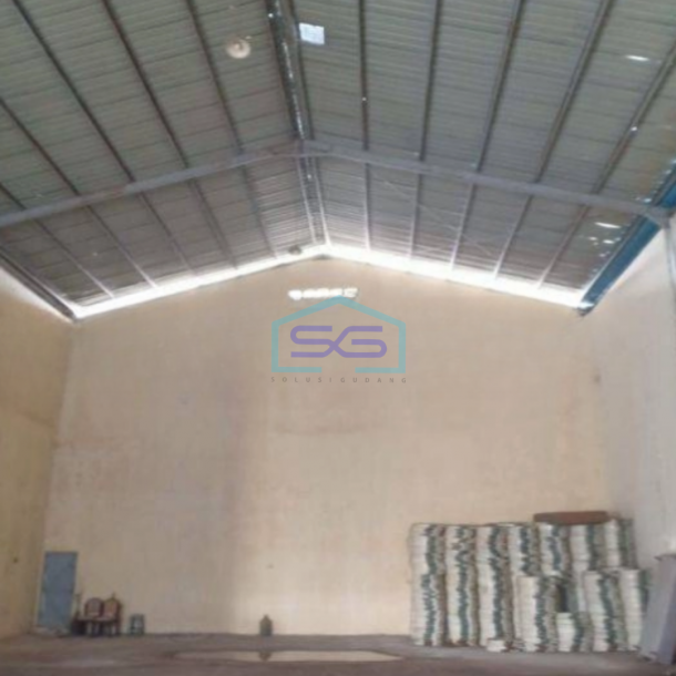 Dijual Gudang Akses Container 20 feet di Dadap Tangerang Luas Tanah 480 m²-1