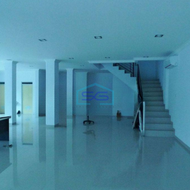 Dijual Ruko di Kelapa Gading Jakarta Utara Luas Tanah  300 m²-1