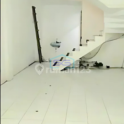 Dijual Cepat Ruko Strategis Di Daerah Pesanggrahan Kebayoran Lama Jakarta Selatan LB 273m2-3