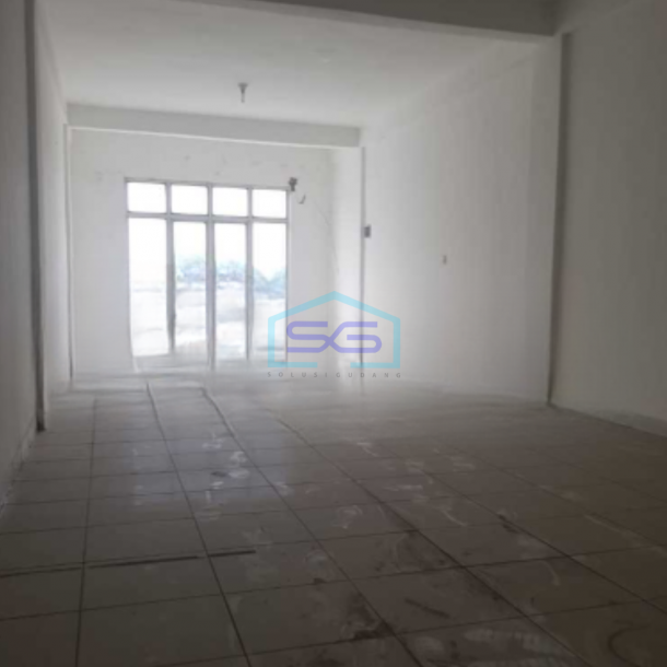Disewakan Ruko Murah 3 Lantai Luas Bangunan 300 m² Lokasi Tangerang-3