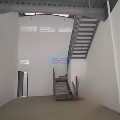 Dijual Gudang Rapih Siap Huni Luas Tanah 120m2 Bangunan 2 Lantai di Ciater Tangerang