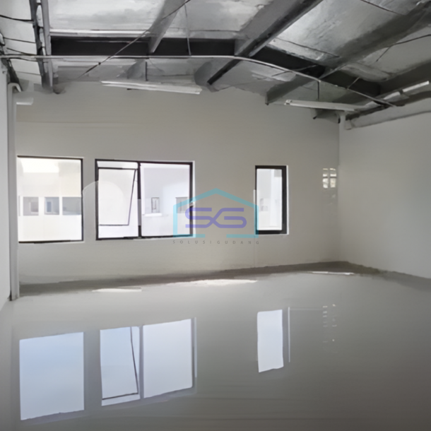 Dijual Gudang Rapih Siap Huni Luas Tanah 120m2 Bangunan 2 Lantai di Ciater Tangerang-4