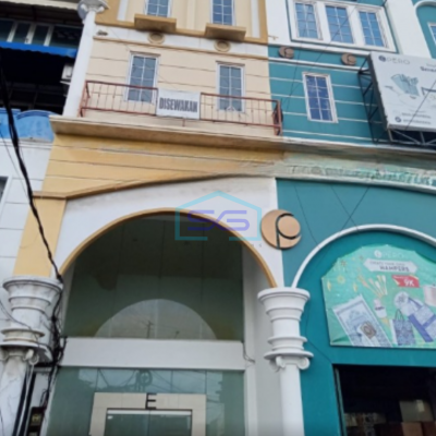 Disewakan Ruko Rapih Siap Huni Lokasi Sangat Strategis di Kebayoran Baru Jakarta Selatan LB 270m2