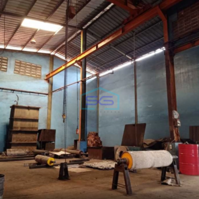 Dijual Pabrik Bubut Bonus Hoist 5ton di Teluk Naga Tangerang LB 1500m2