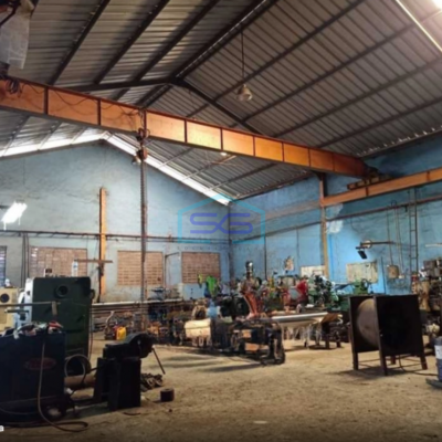 Dijual Pabrik Bubut Bonus Hoist 5ton di Teluk Naga Tangerang LB 1500m2