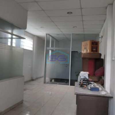 Disewakan Ruko Tomang Strategis Jakarta Barat Luas Bangunan 200m2