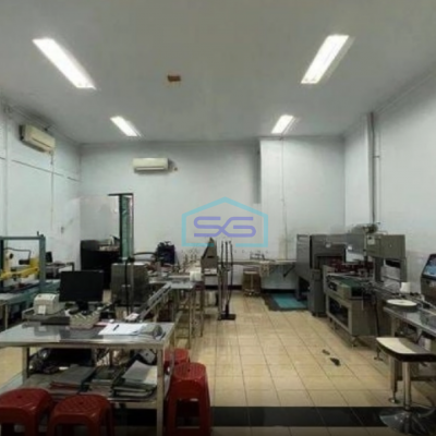 Dijual Pabrik Suplemen Siap Pakai, Luas 4700m Jalan Raya Zona Industri Di Gunung Putri Bogor Luas Bangunan  1900 m²