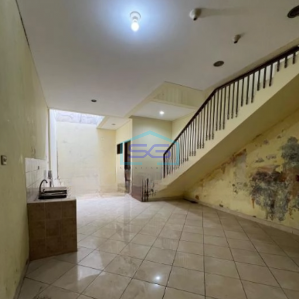 Disewakan Ruko 3 Lantai Di Pusat Kota Jalan Karanggetas Cirebon-4