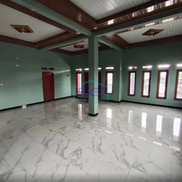 Disewakan Ruang Usaha yang Strategis Ex Showroom Motor di Bekasi Timur LB 450m2-4