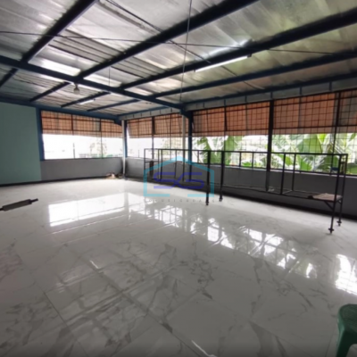 Disewakan Ruang Usaha yang Strategis Ex Showroom Motor di Bekasi Timur LB 450m2