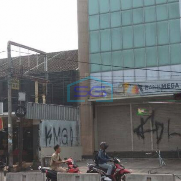 Disewakan Ruko Besar 3 lantai Bekas Bank di Galaxy Raya Bekasi-1