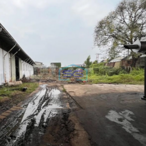 Dijual Cepat Tanah Ada Bangunan Gudang di Kapuk Kamal Jakarta Barat LT 4110m2-1