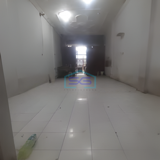 Disewakan Ruko di Jelambar Utama Jakarta Barat Bagus LB 240m2-2
