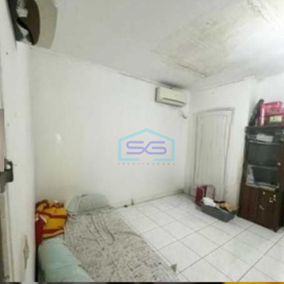 Disewa Ruko gandeng taman surya dilewati banyak kendaraan lokasi strategis Luas Bangunan 160 m²