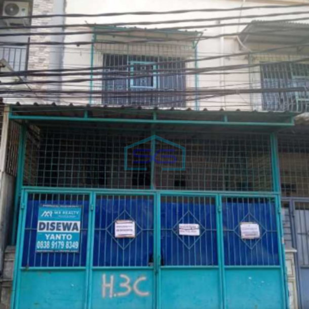 Disewakan Ruko di Jelambar Selatan 17, Jakarta Barat Bagus SHM Luas Bangunan  150 m²-1
