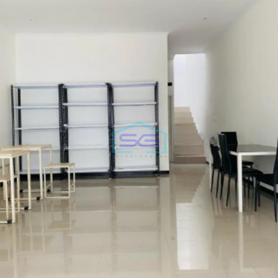 Disewakan Ruko Strategis di Jalan Peta Babakan Tarogong Bandung LB 110m2 Siap Huni