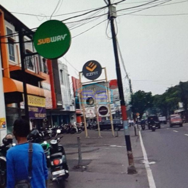 Dijual Ruko Bagus Lokasi Strategis di Pinggir Jalan Raya Condet Jakarta Timur LB 375m2-2