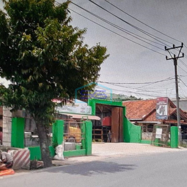 Dijual Ruang Usaha ex Toko Material di Purwakarta LT 850m2-1