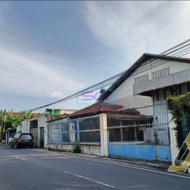 Dijual Gudang Strategis Zona Industri Luas Tanah 918m2 Lokasi Banjarsari Solo-1