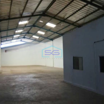 Disewakan Gudang Ada Kantor Luas Bangunan  600 m² di Gading Serpong Tangerang-4