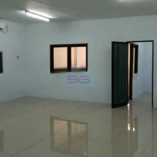 Disewakan Gudang Ada Kantor Luas Bangunan  600 m² di Gading Serpong Tangerang-1