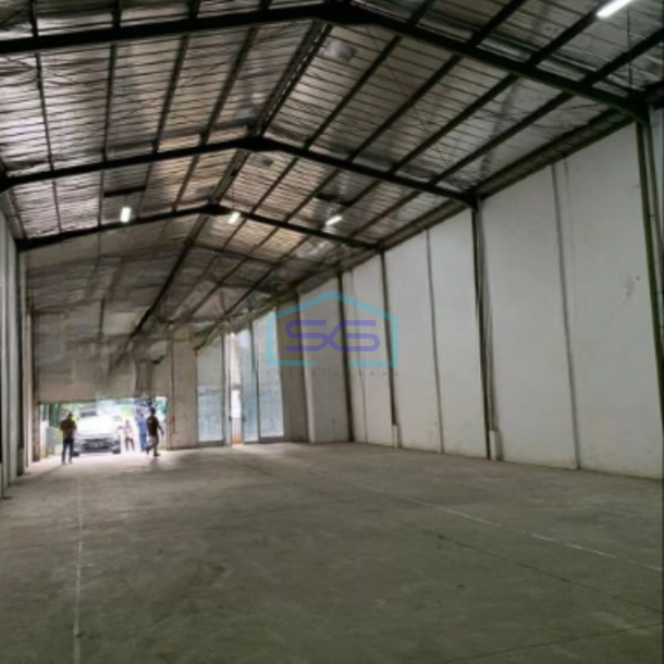Disewakan Gudang Akses Container 40 Feet Luas Tanah  468 m² di Gading Serpong Tangerang-1