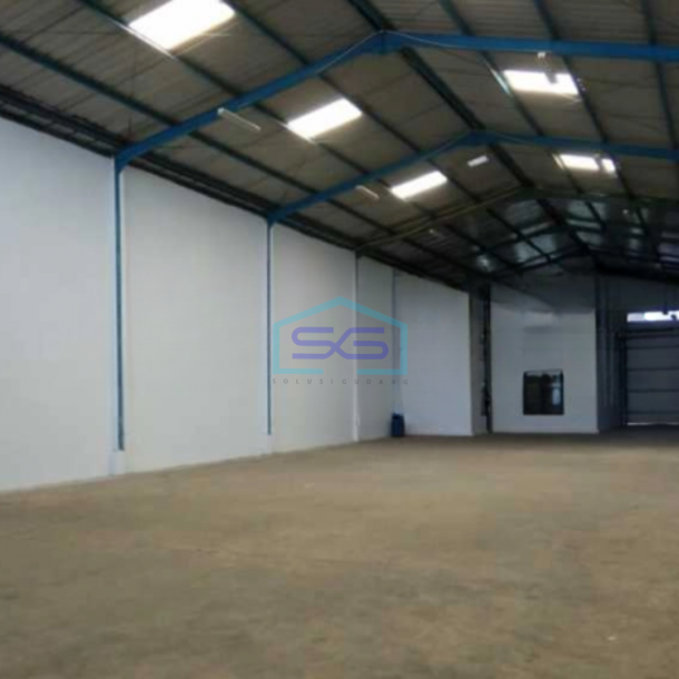 Disewakan Gudang Ada Kantor Luas Tanah  450 m² di Gading Serpong Tangerang-1