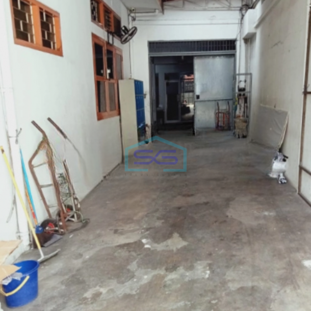 Disewakan Gudang Ada Kantor Luas Bangunan  442 m² di Jatinegara Jakarta Timur-1