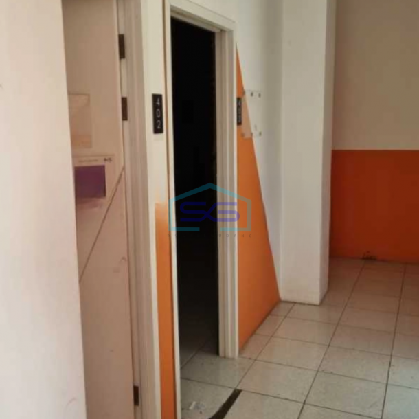Disewakan Ruko Lokasi Strategis Luas Bangunan 680 m² di Kelapa Gading Jakarta Utara-2